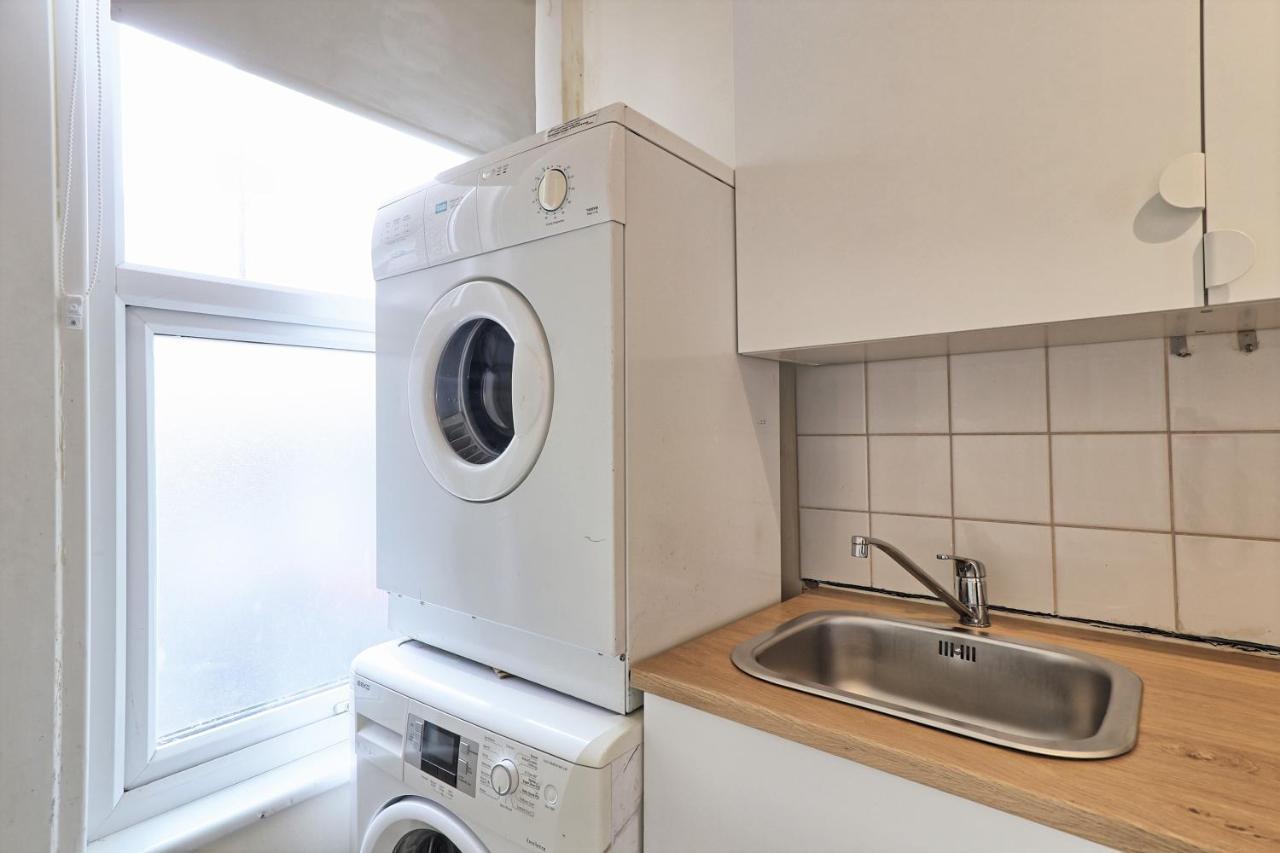 Lovely 1-Bedroom Condo Near The Sea Front Саутенд-он-Сі Екстер'єр фото